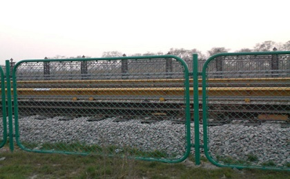 铁路防护栅栏