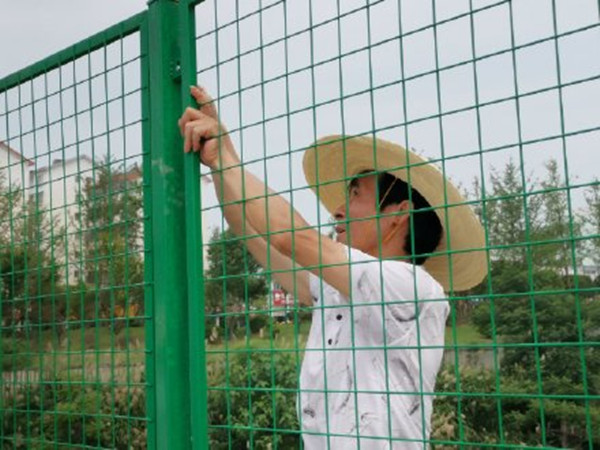 76f9acf3gy1g4gy2e4gj2j21400u0b2a_副本.jpg